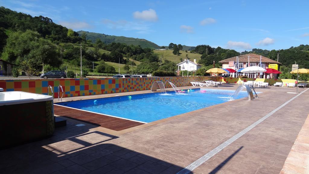 Conjunto Hotelero La Pasera Soto De Cangas Exterior foto